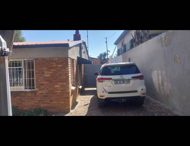 3 BEDROOM HOUSE FOR SALE IN KENSINGTON